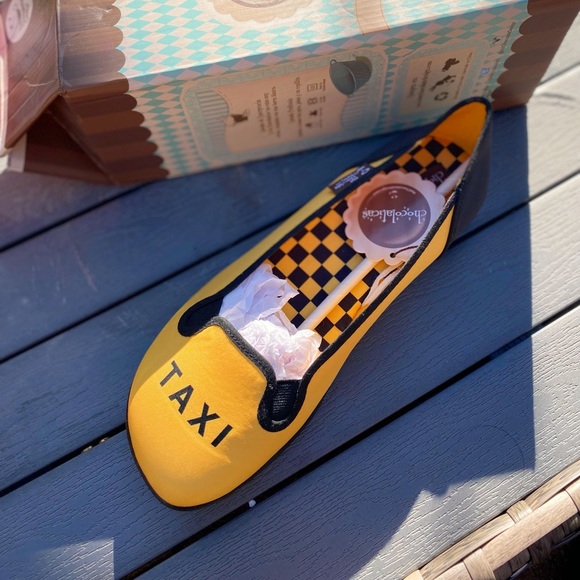 Hot Chocolate Design Chocolaticas Women's Slip-On Taxi Flats - Picture 3 of 7